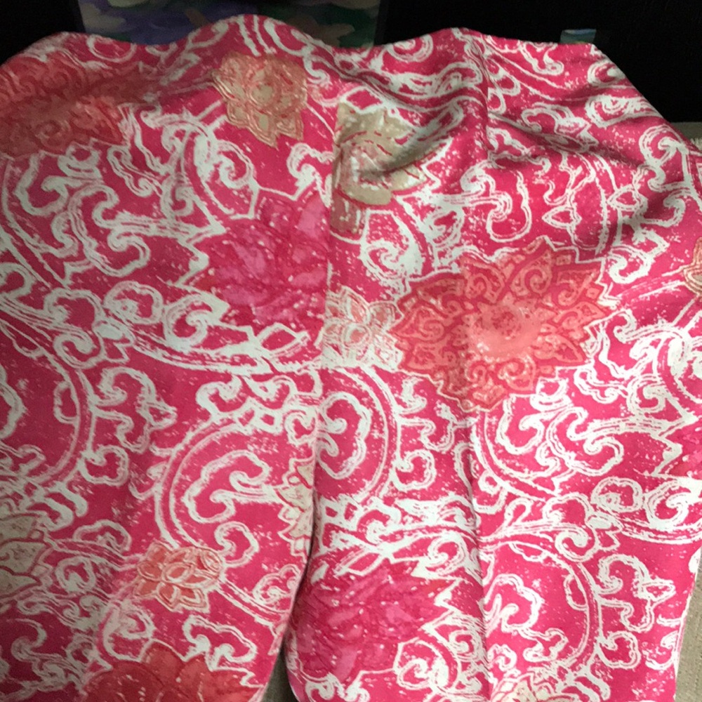 Clothes - Picture 3 of 4